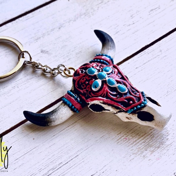 OUT OF STOCK Resin Cattle Skull Key Chain - Picture 2 of 4